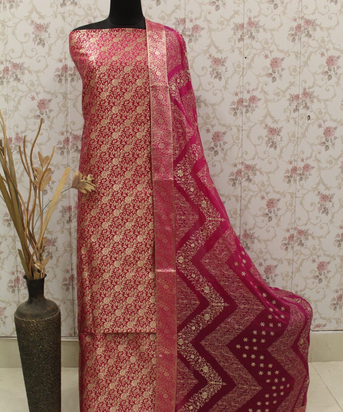 Kamkhuwab Gharara