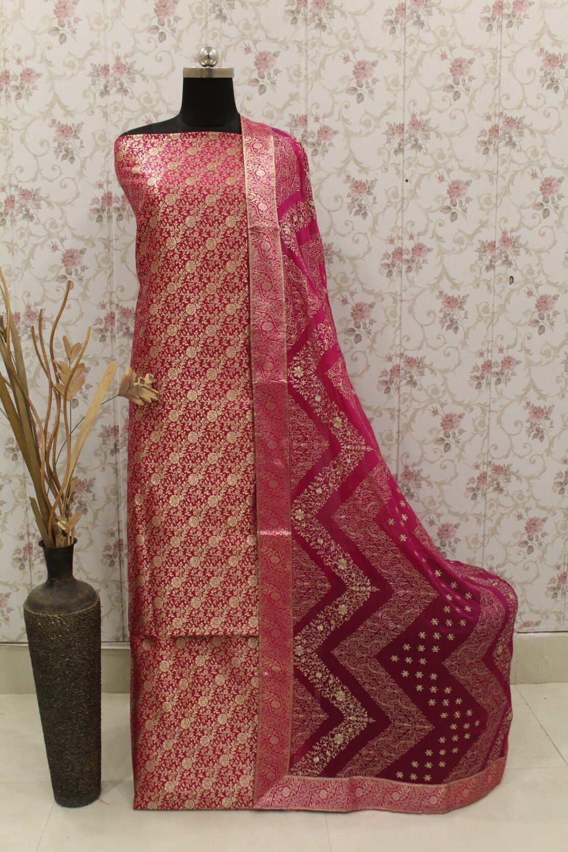 Kamkhuwab Gharara