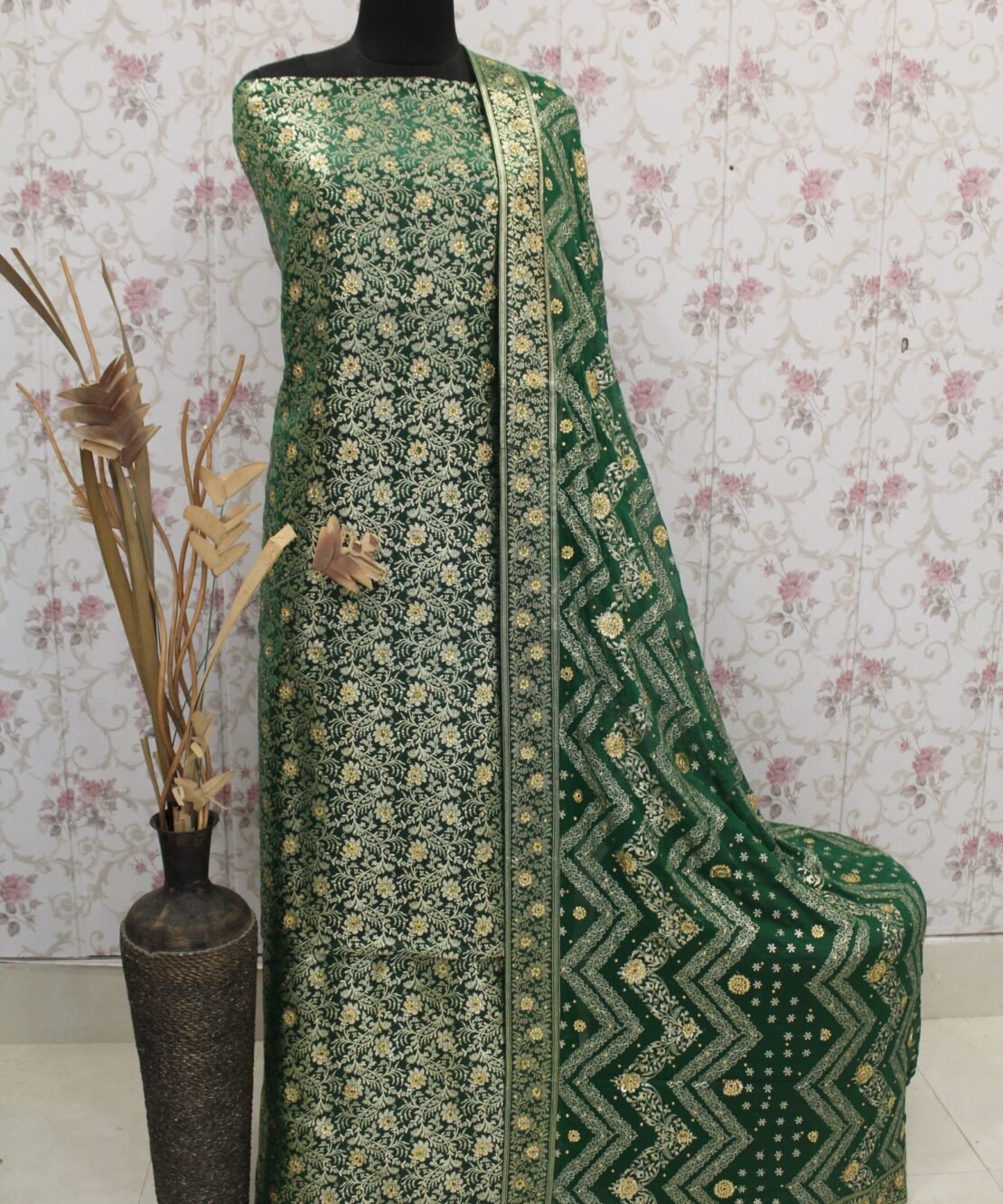 Kamkhuwab Gharara