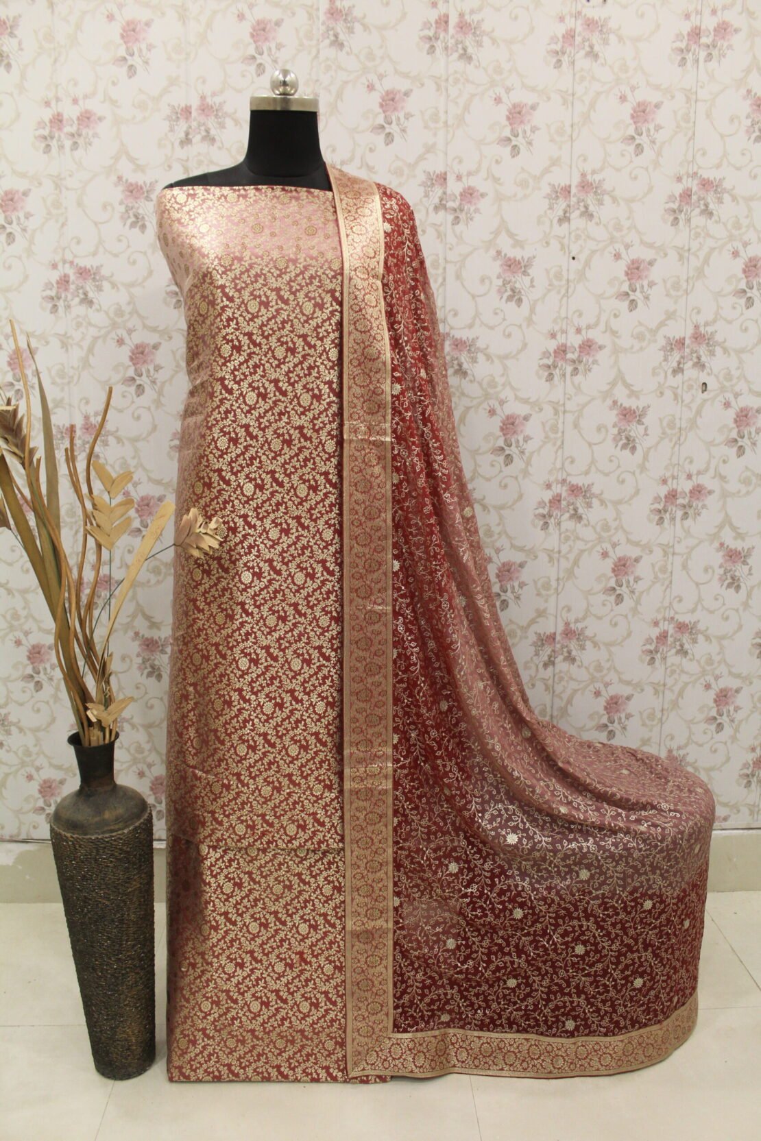 Kamkhuwab Gharara