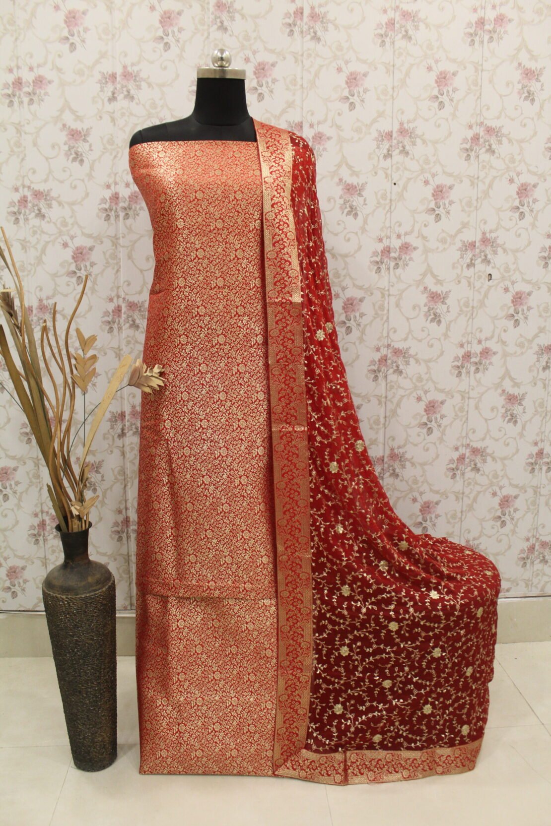 Kamkhuwab Gharara