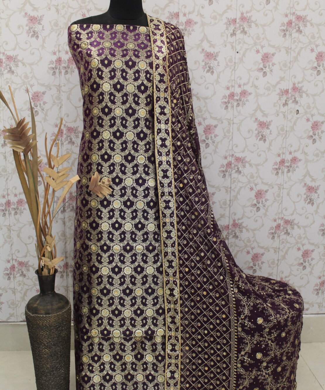 Kamkhuwab Gharara