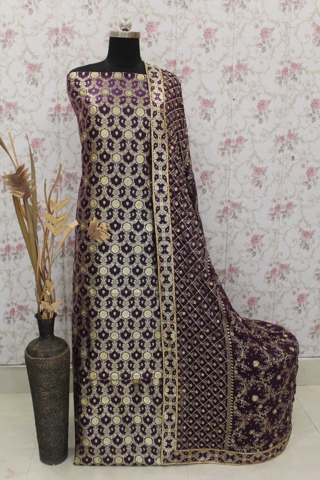 Kamkhuwab Gharara