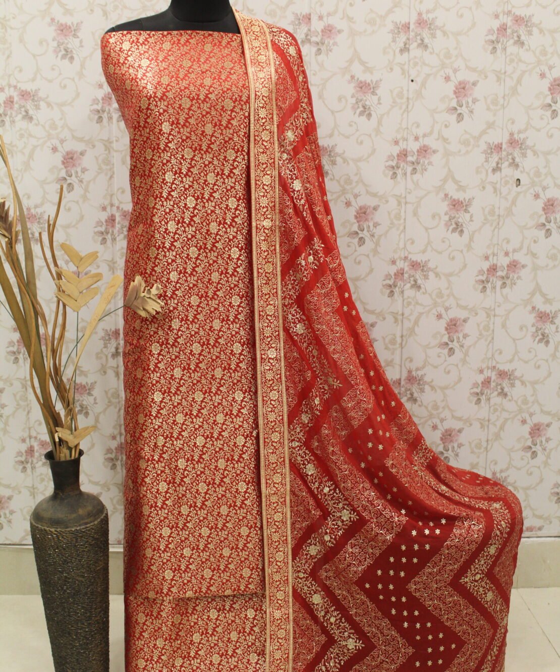 Kamkhuwab Gharara