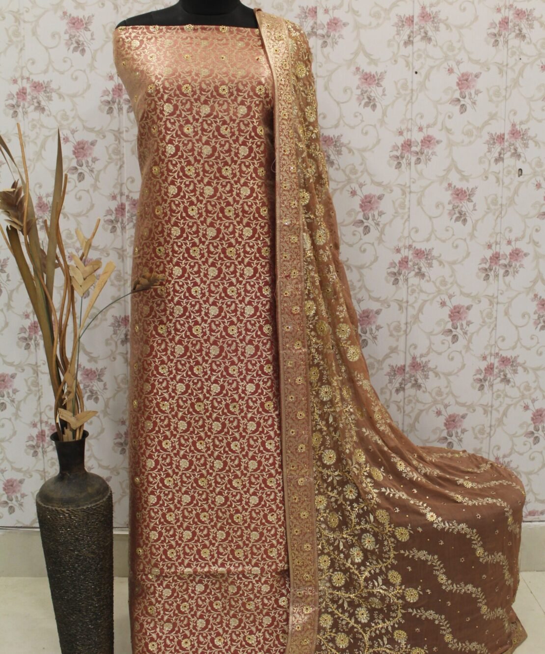 Kamkhuwab Gharara