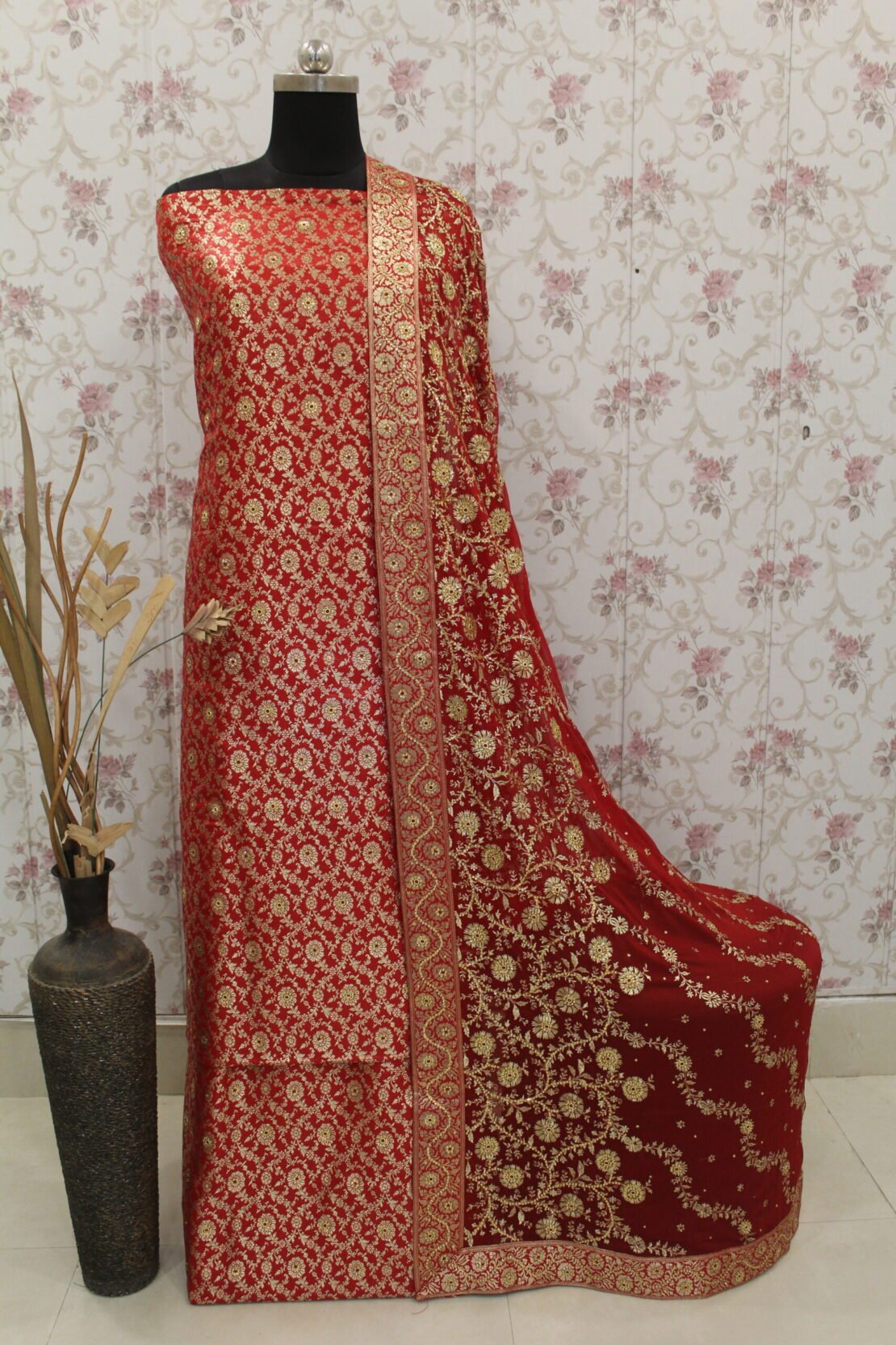 Kamkhuwab Gharara