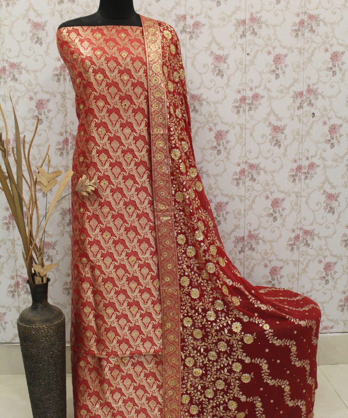 Kamkhuwab Gharara