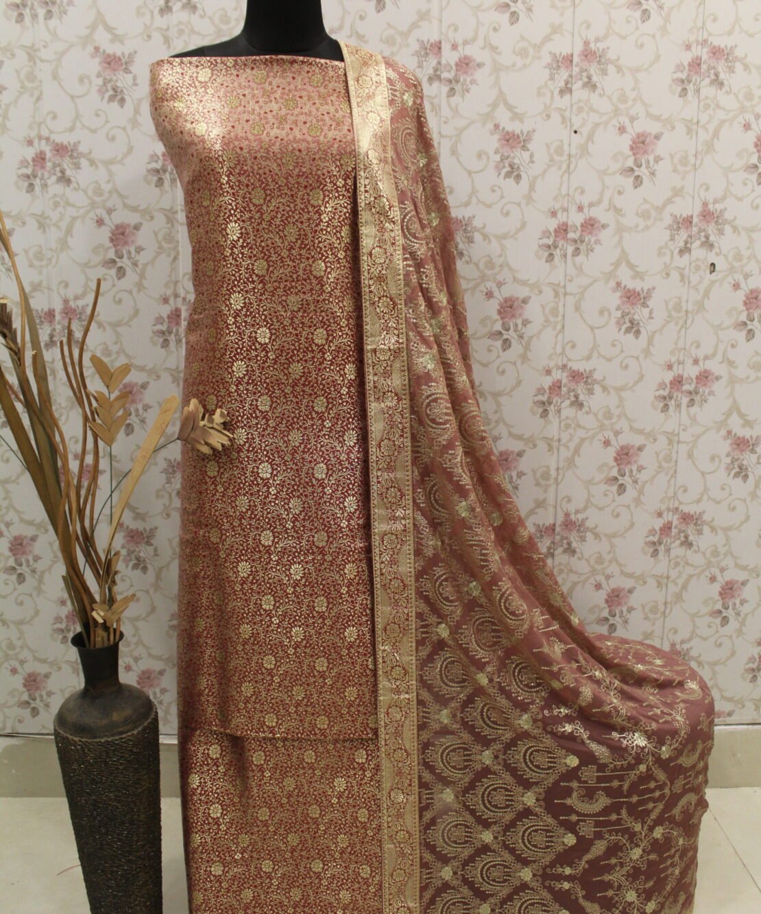 Kamkhuwab Gharara