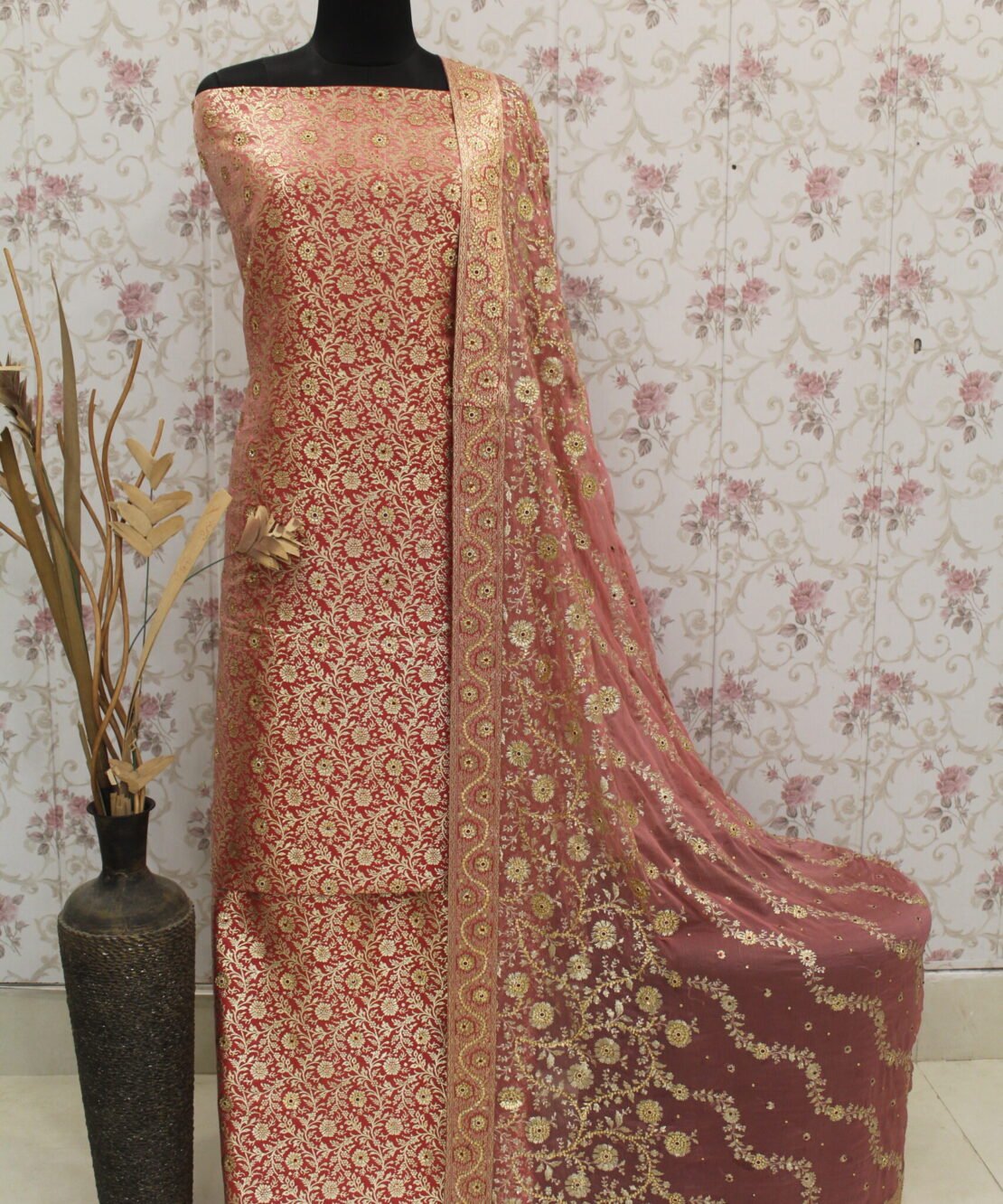 Kamkhuwab Gharara