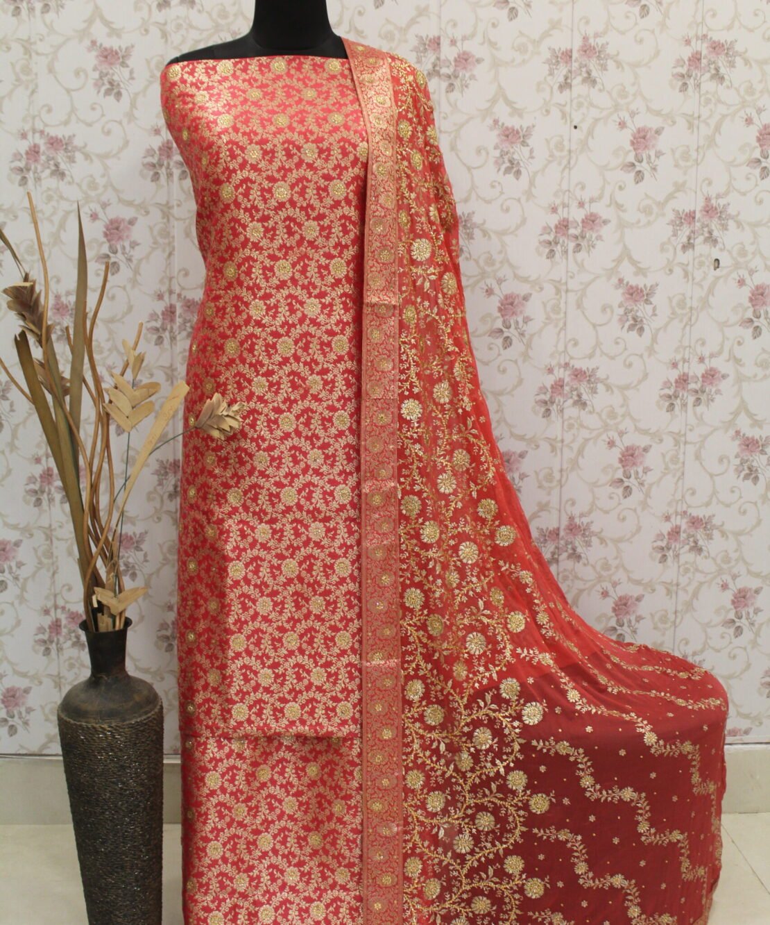Kamkhuwab Gharara