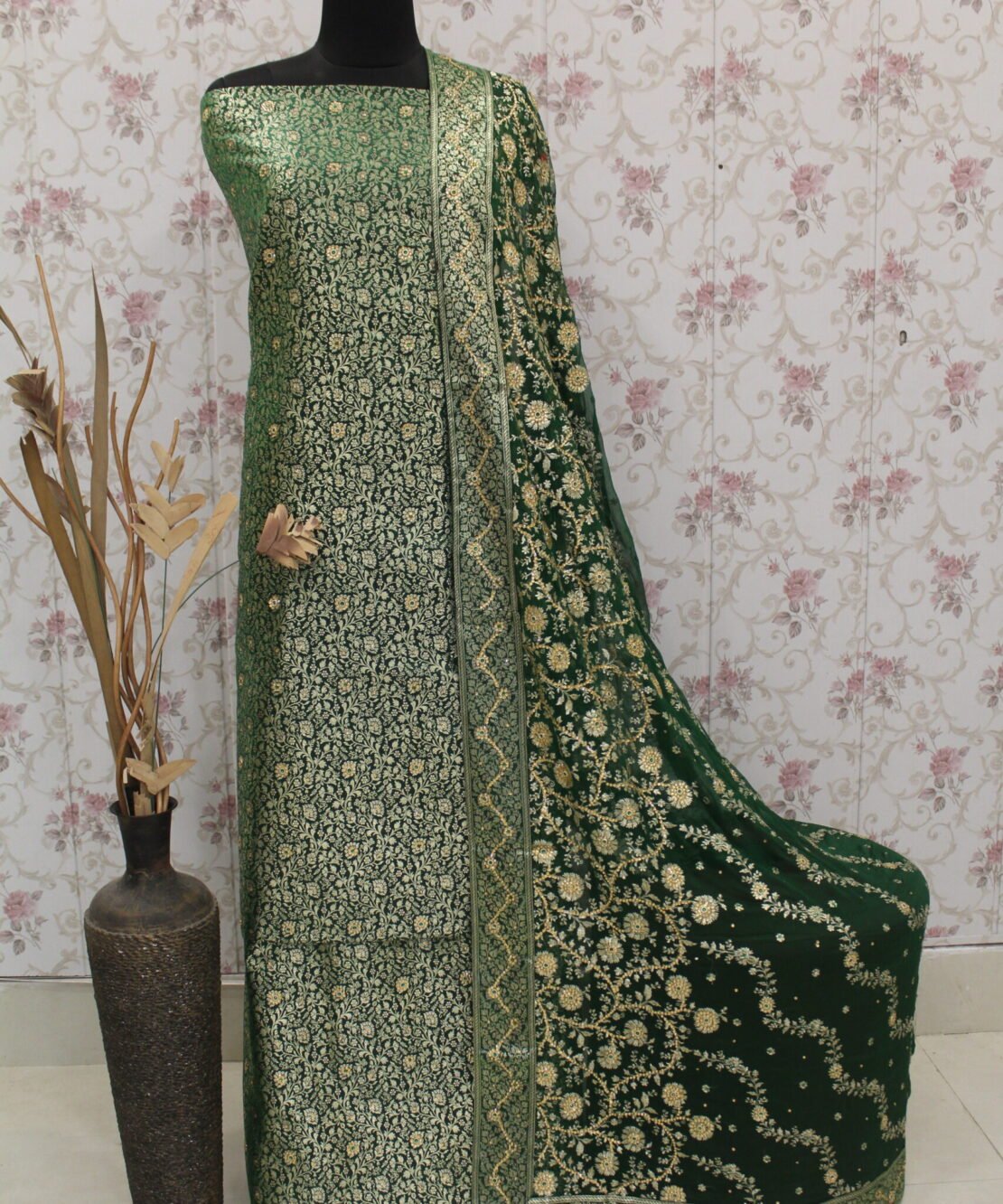 Kamkhuwab Gharara