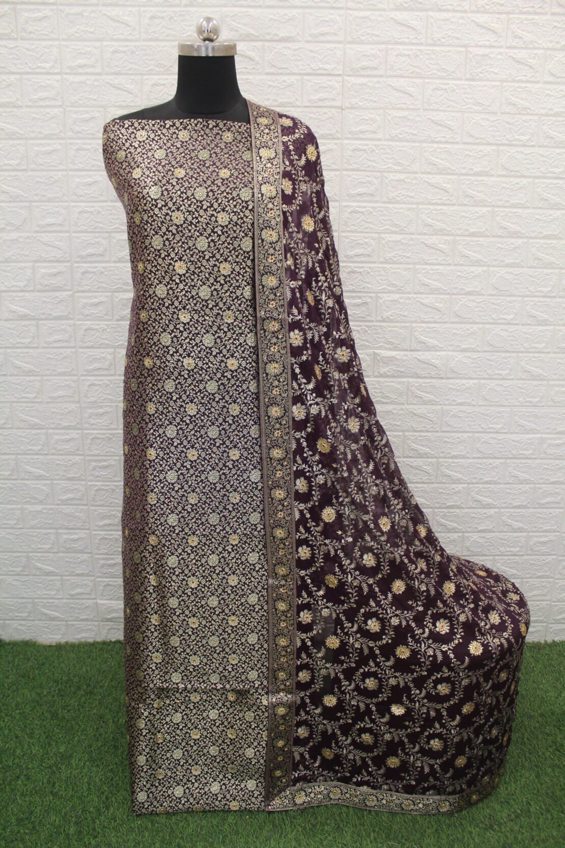 Kamkhuwab Gharara