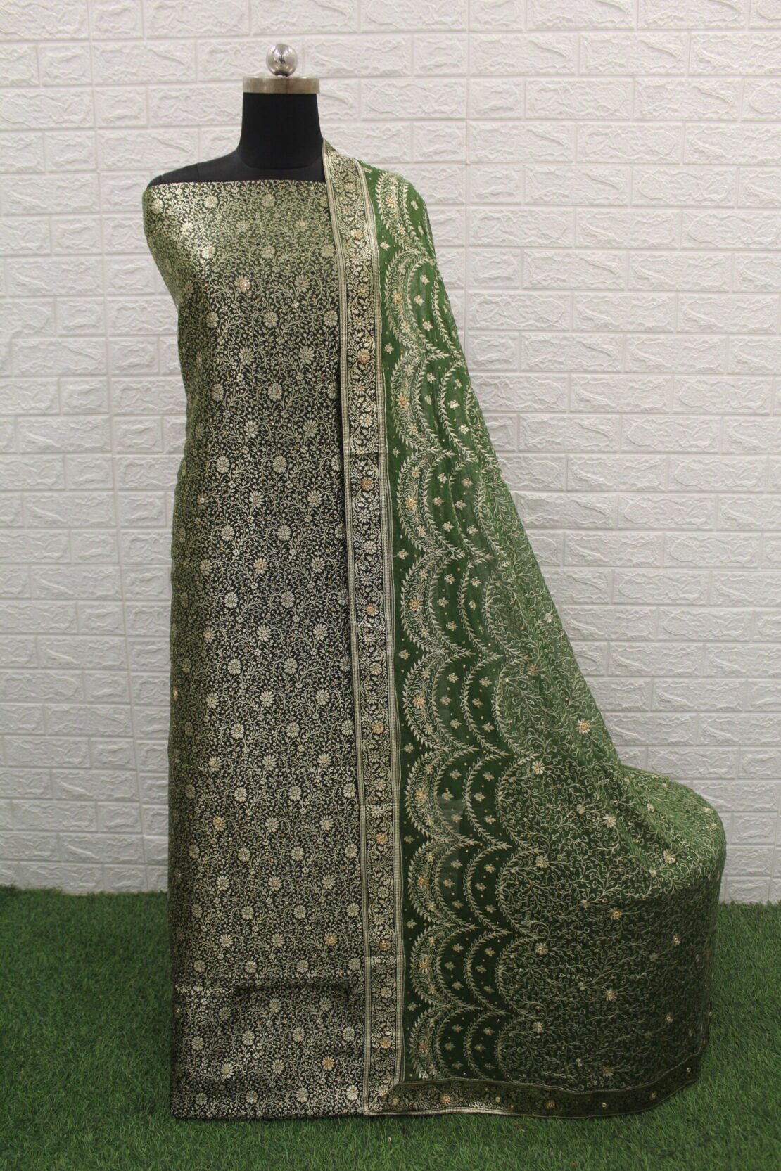 Kamkhuwab Gharara
