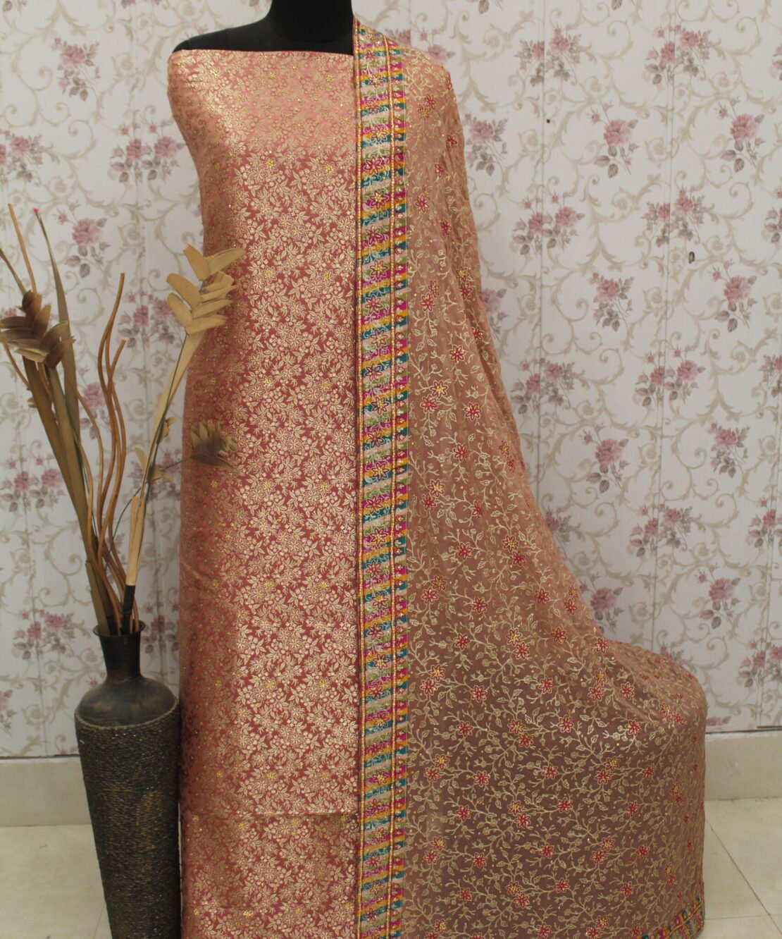 Kamkhuwab Gharara