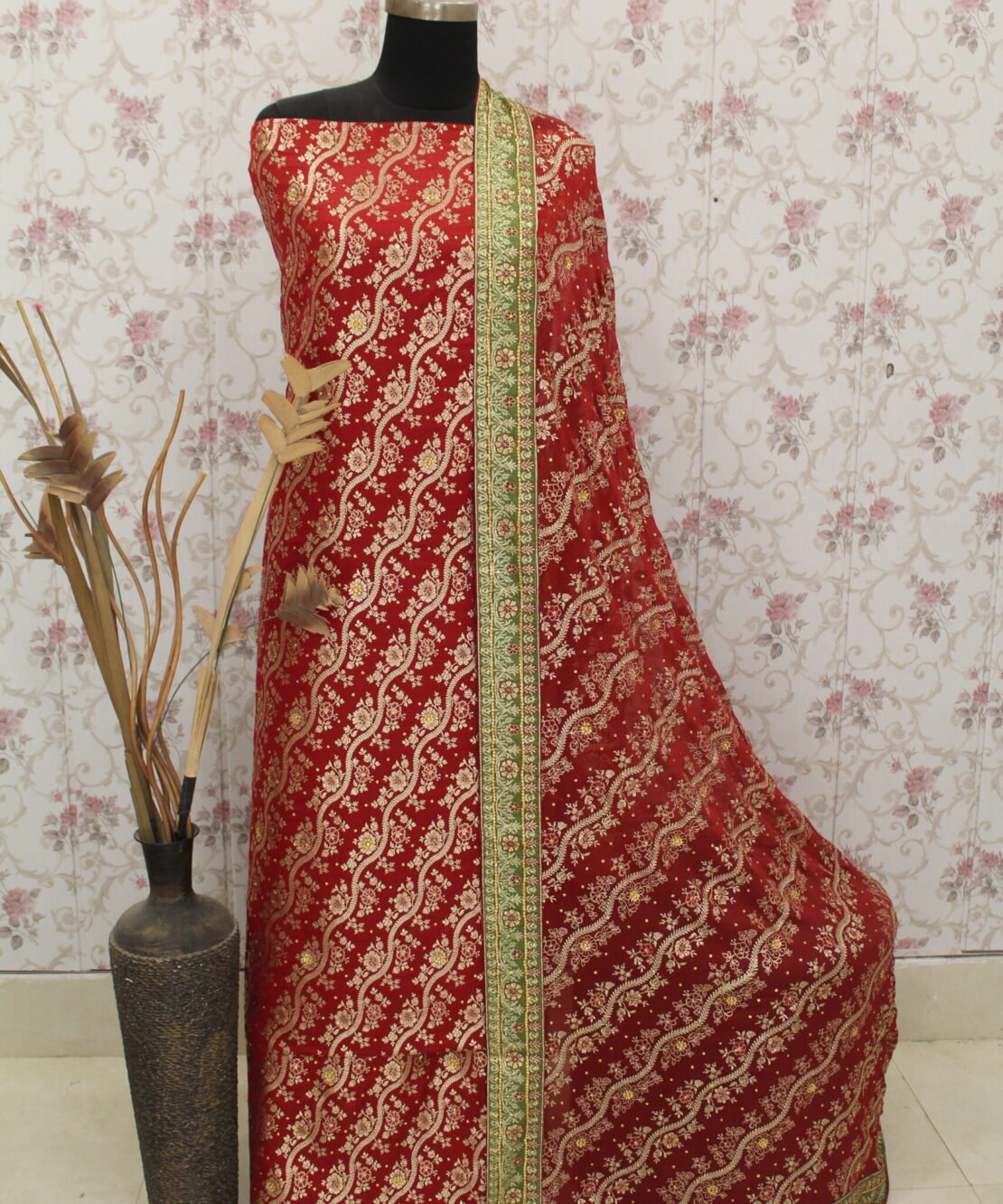 Kamkhuwab Gharara