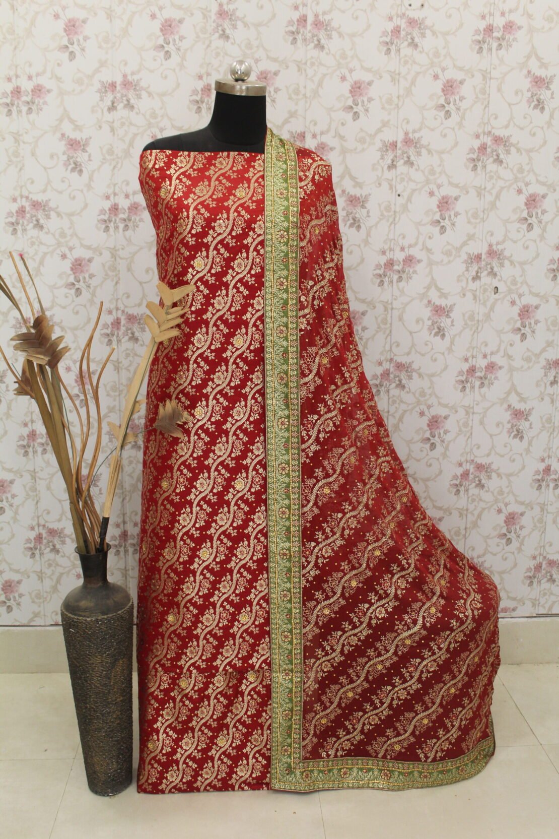 Kamkhuwab Gharara
