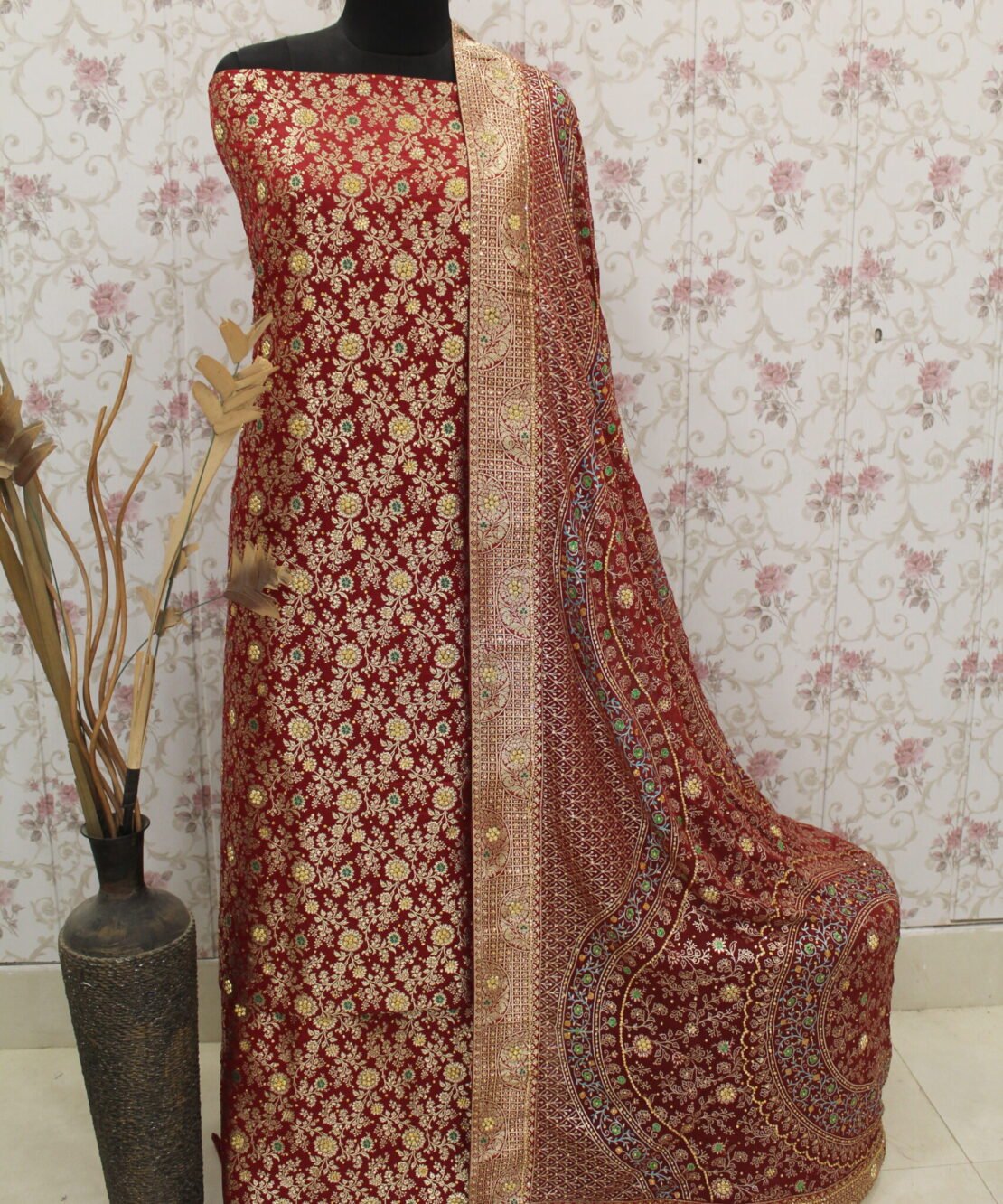 Kamkhuwab Gharara