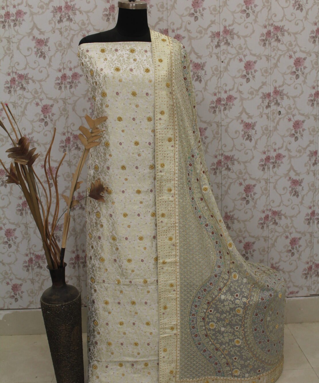 Kamkhuwab Gharara