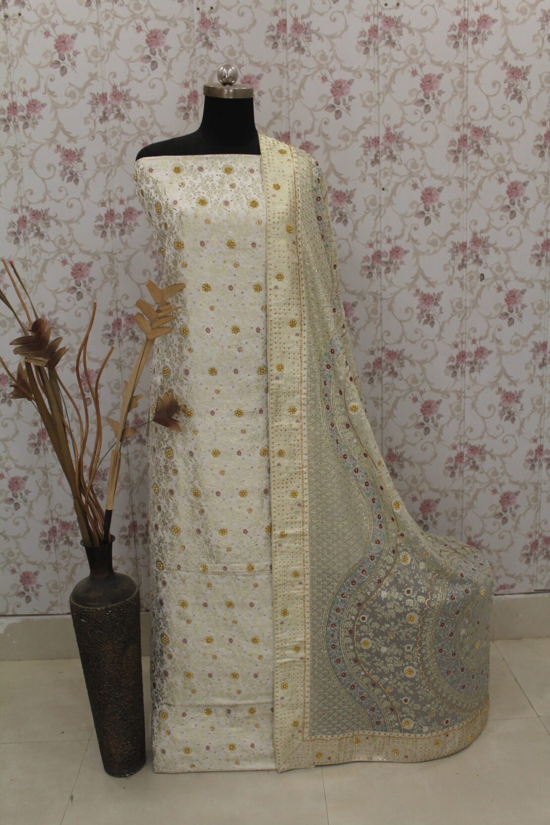 Kamkhuwab Gharara