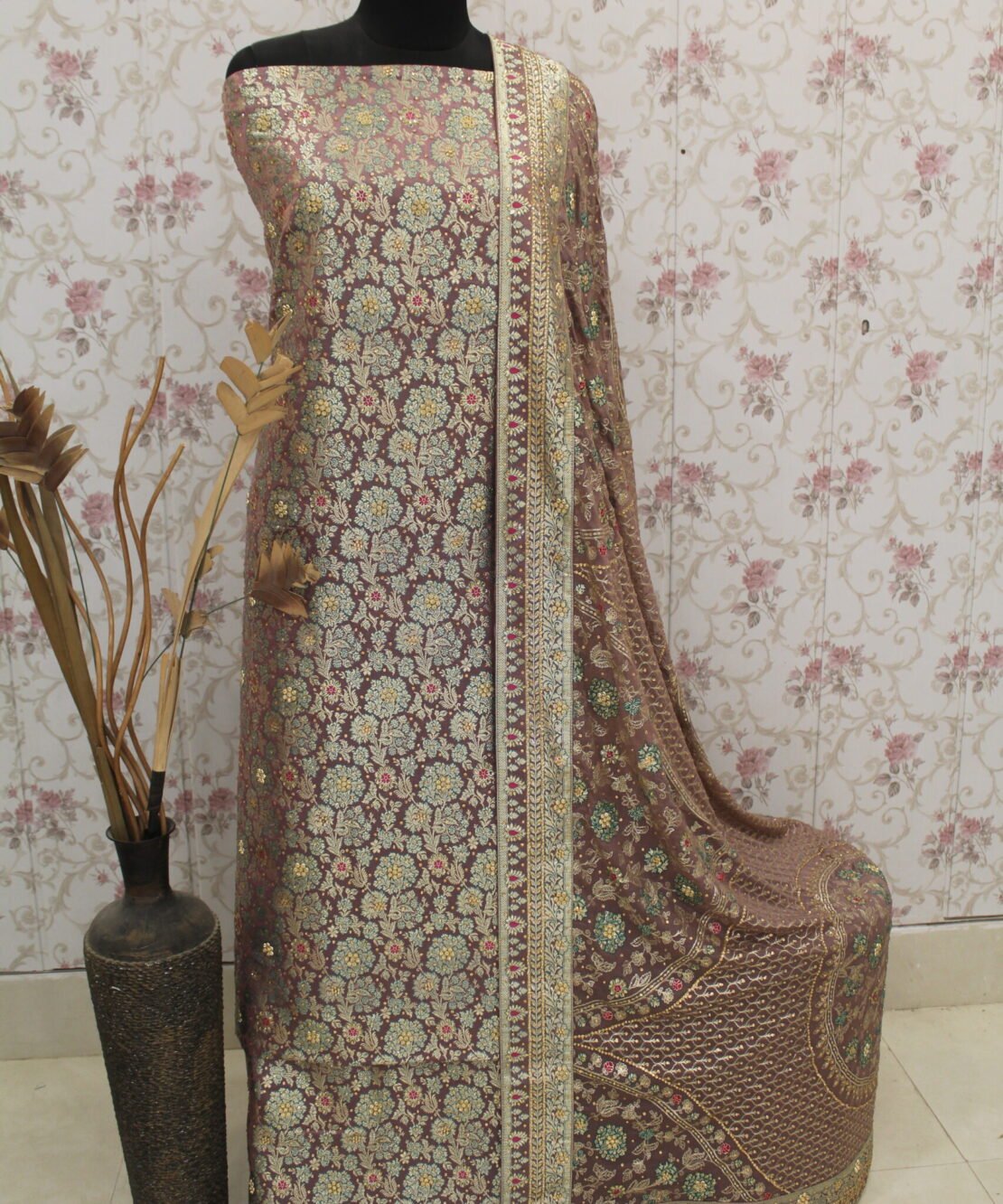 Kamkhuwab Gharara
