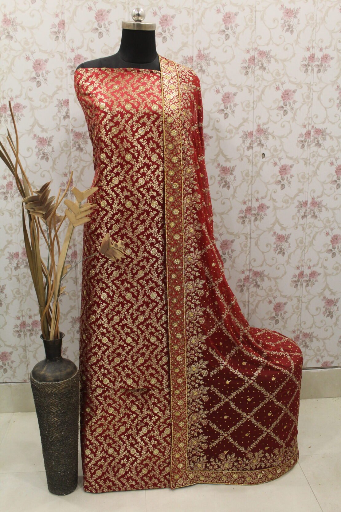 Kamkhuwab Gharara