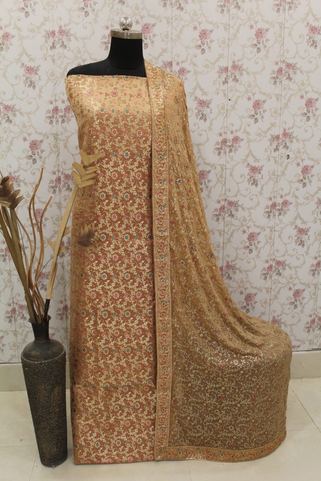 Kamkhuwab Gharara