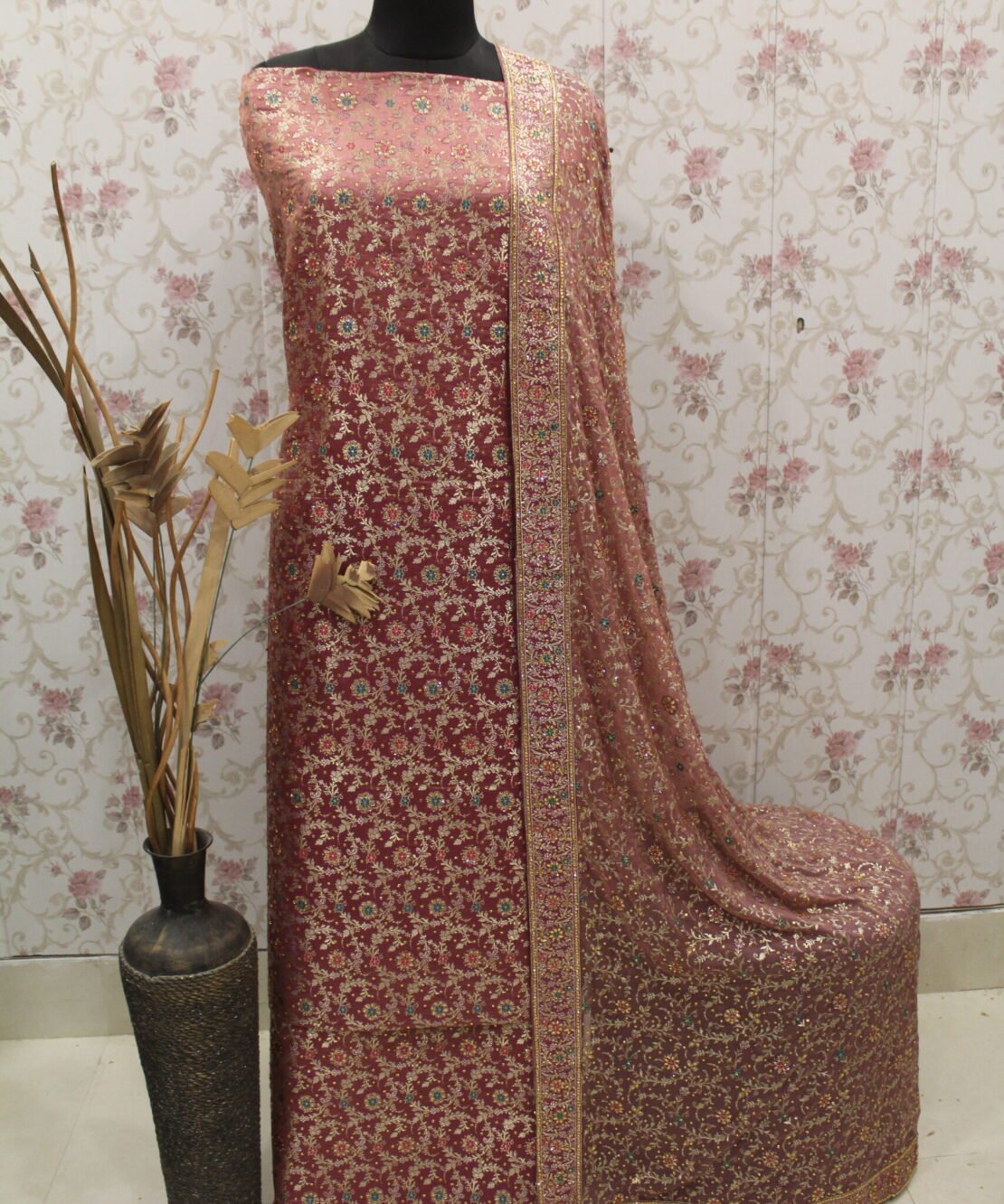 Kamkhuwab Gharara