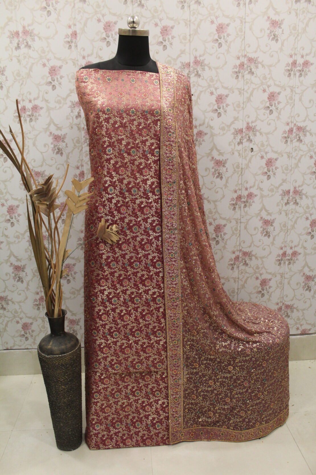 Kamkhuwab Gharara
