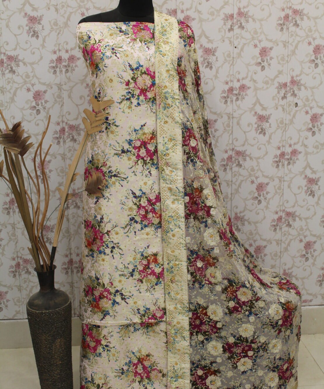 Kamkhuwab Gharara