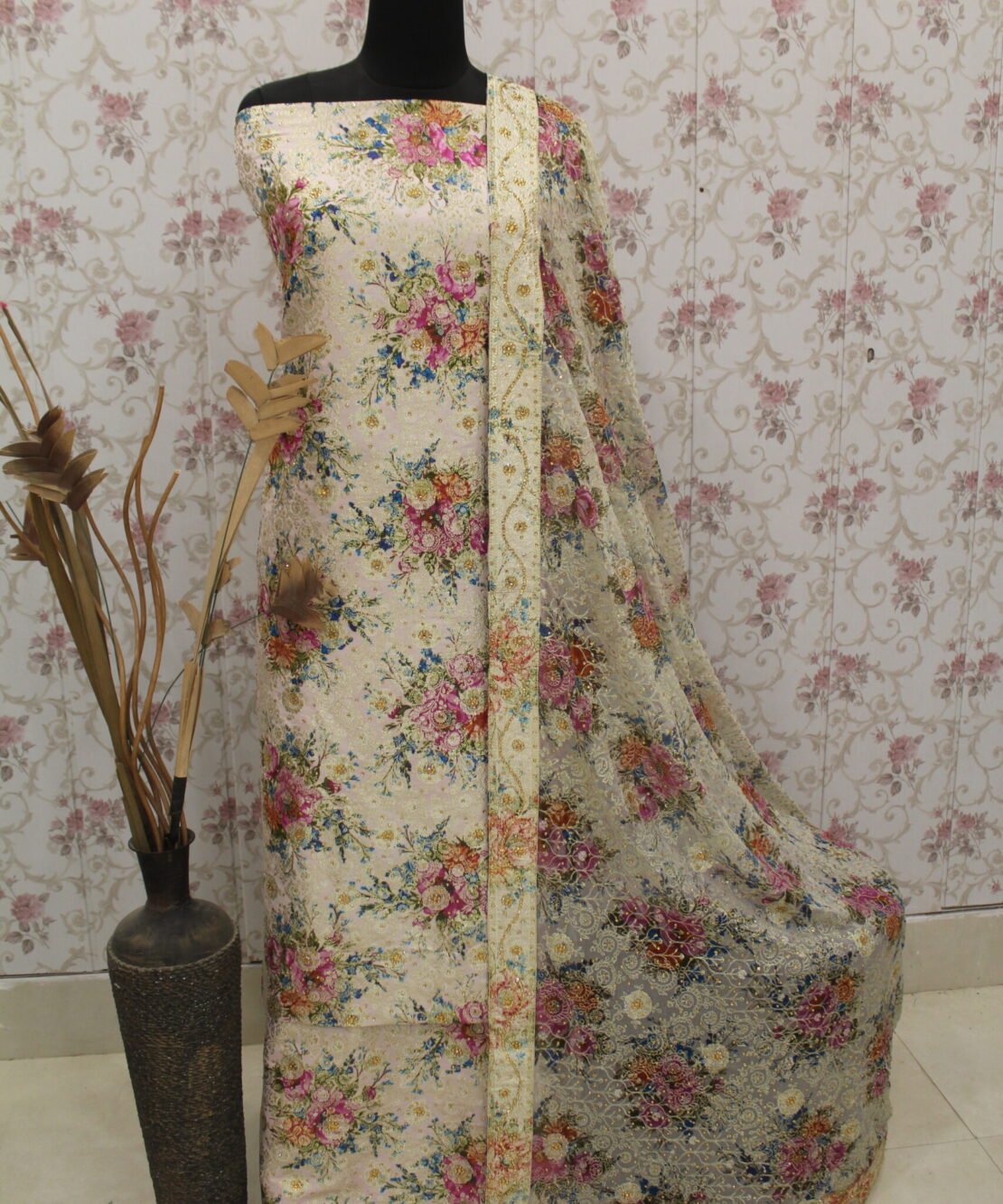 Kamkhuwab Gharara