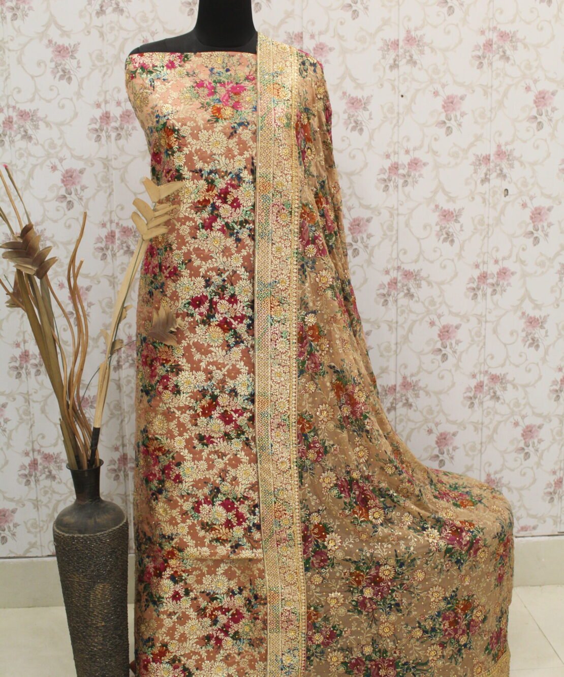 Kamkhuwab Gharara
