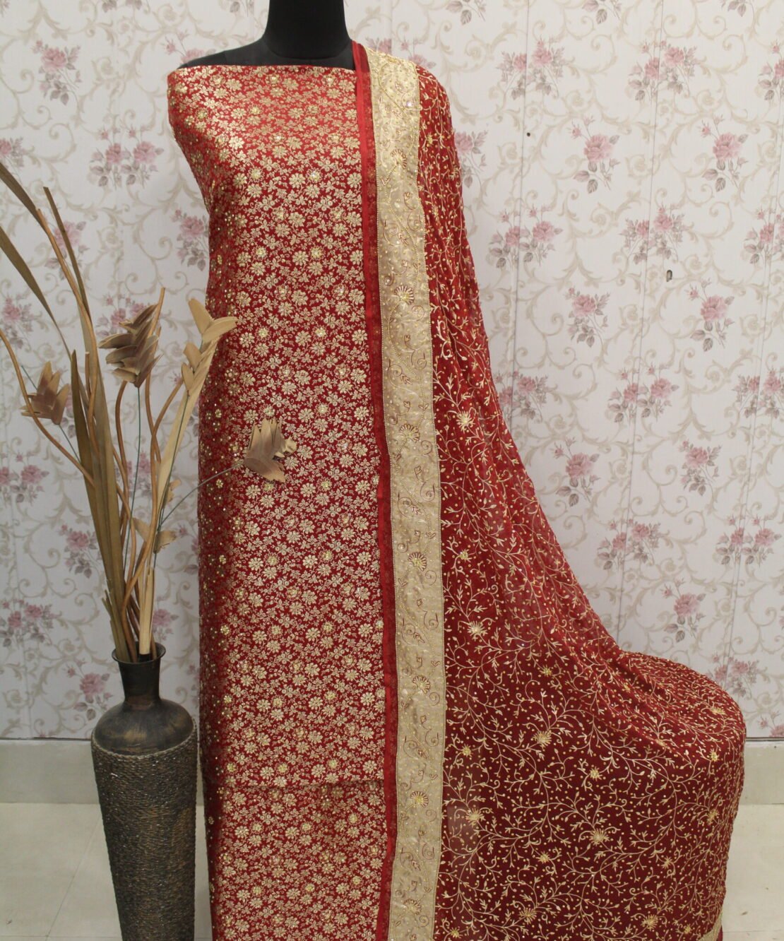 Kamkhuwab Gharara