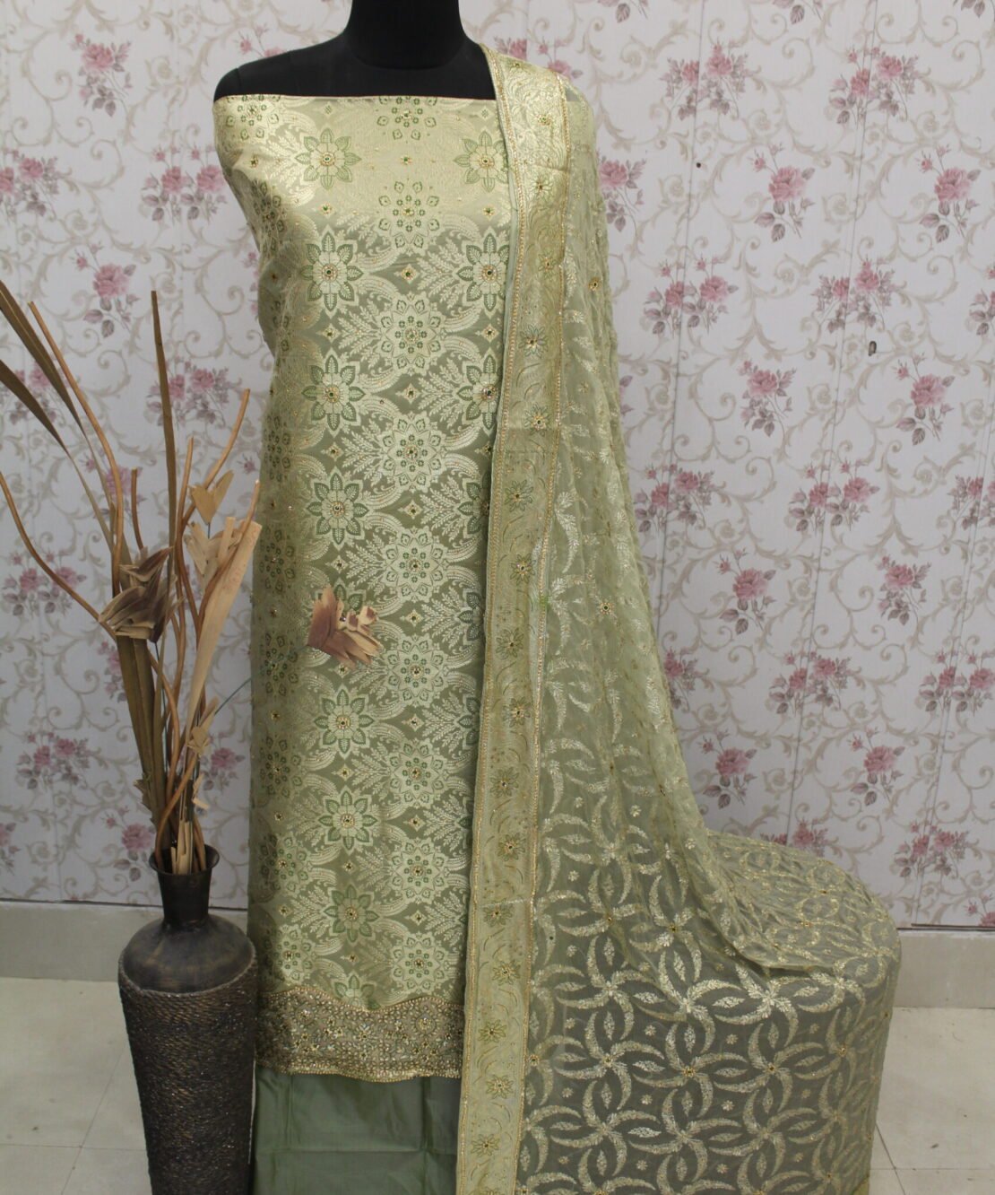 Kamkhuwab Shalwaar Suits