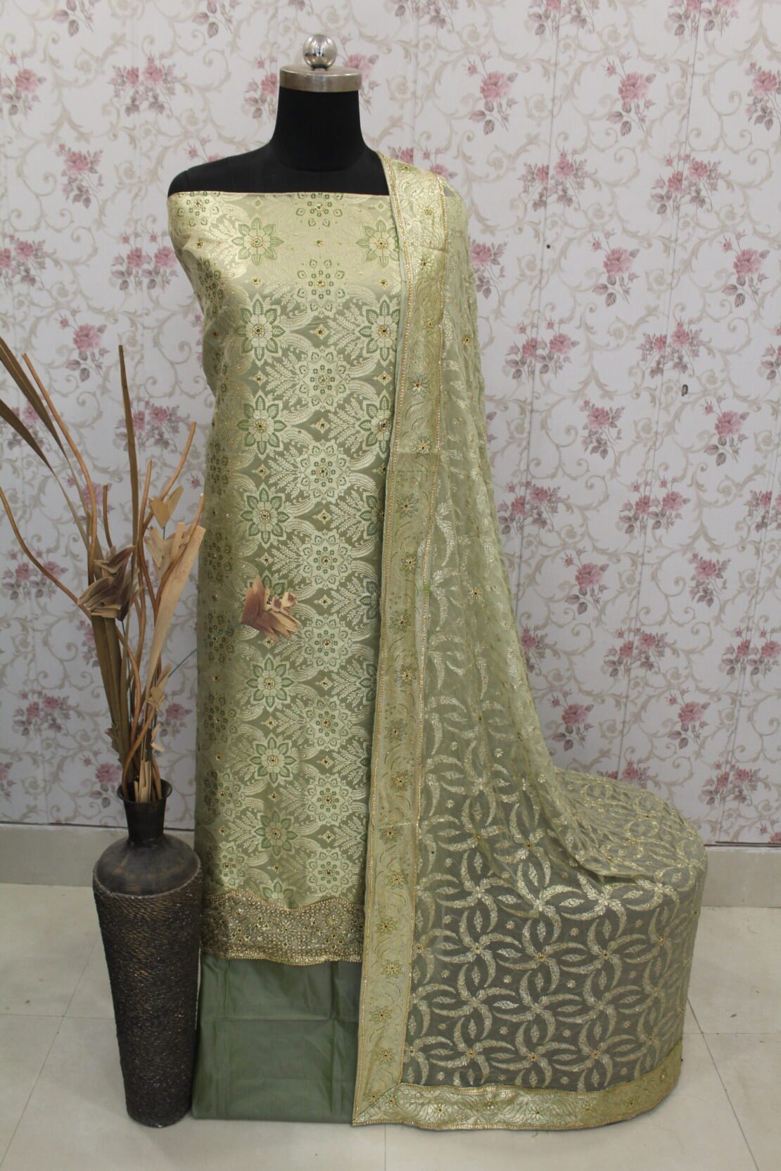 Kamkhuwab Shalwaar Suits