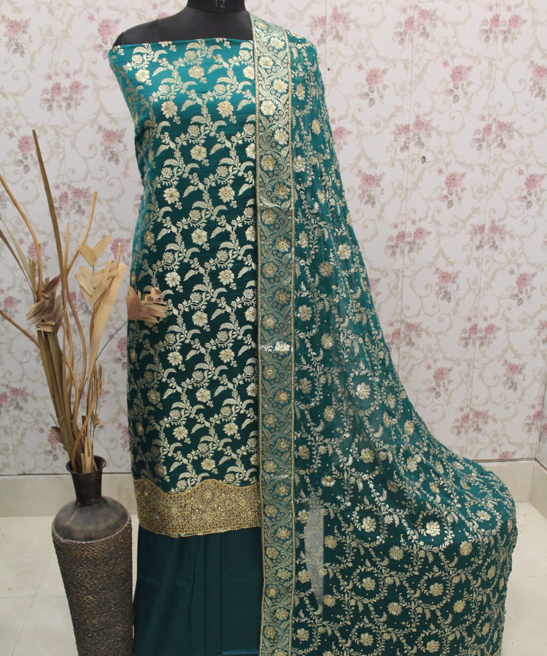 Kamkhuwab Shalwaar Suits