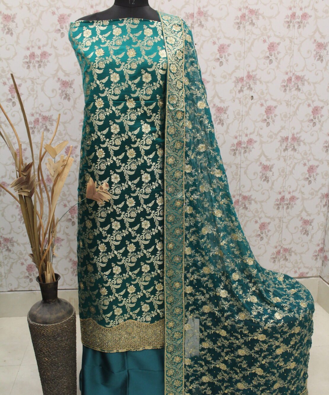 Kamkhuwab Shalwaar Suits