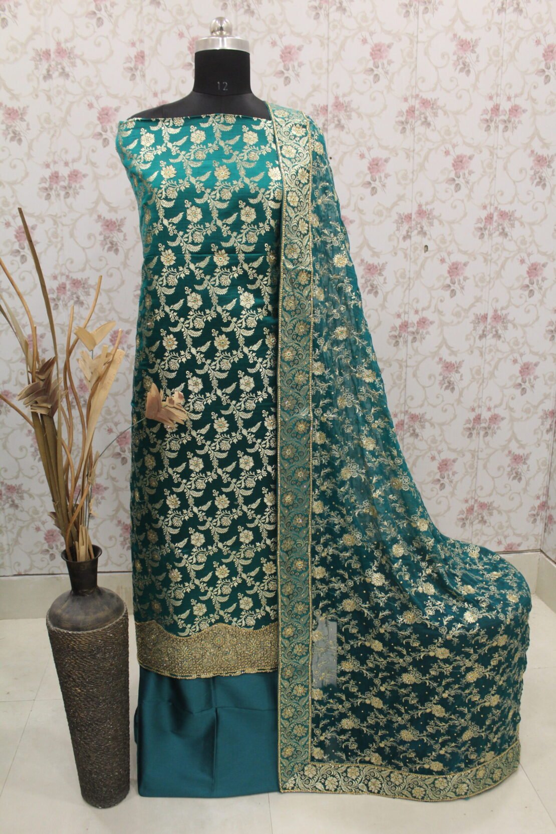 Kamkhuwab Shalwaar Suits