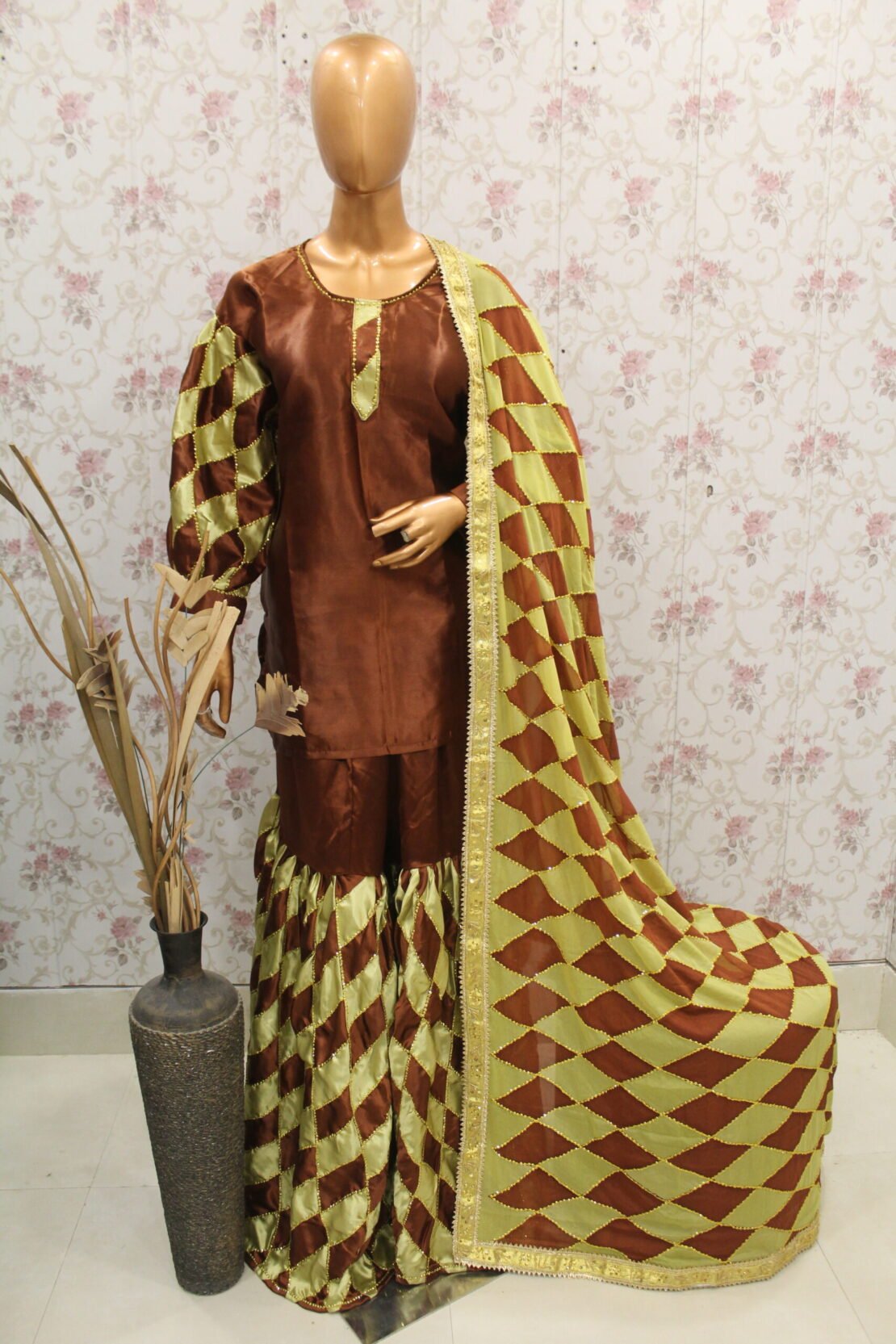 Chatapati Gharara