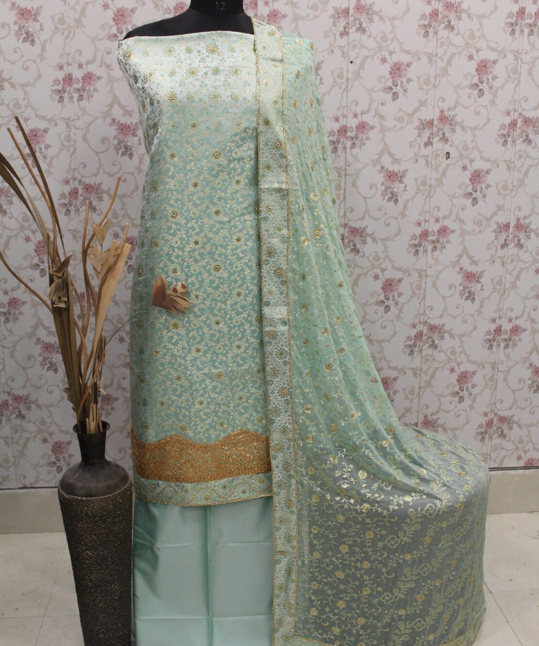Kamkhuwab Shalwaar Suits