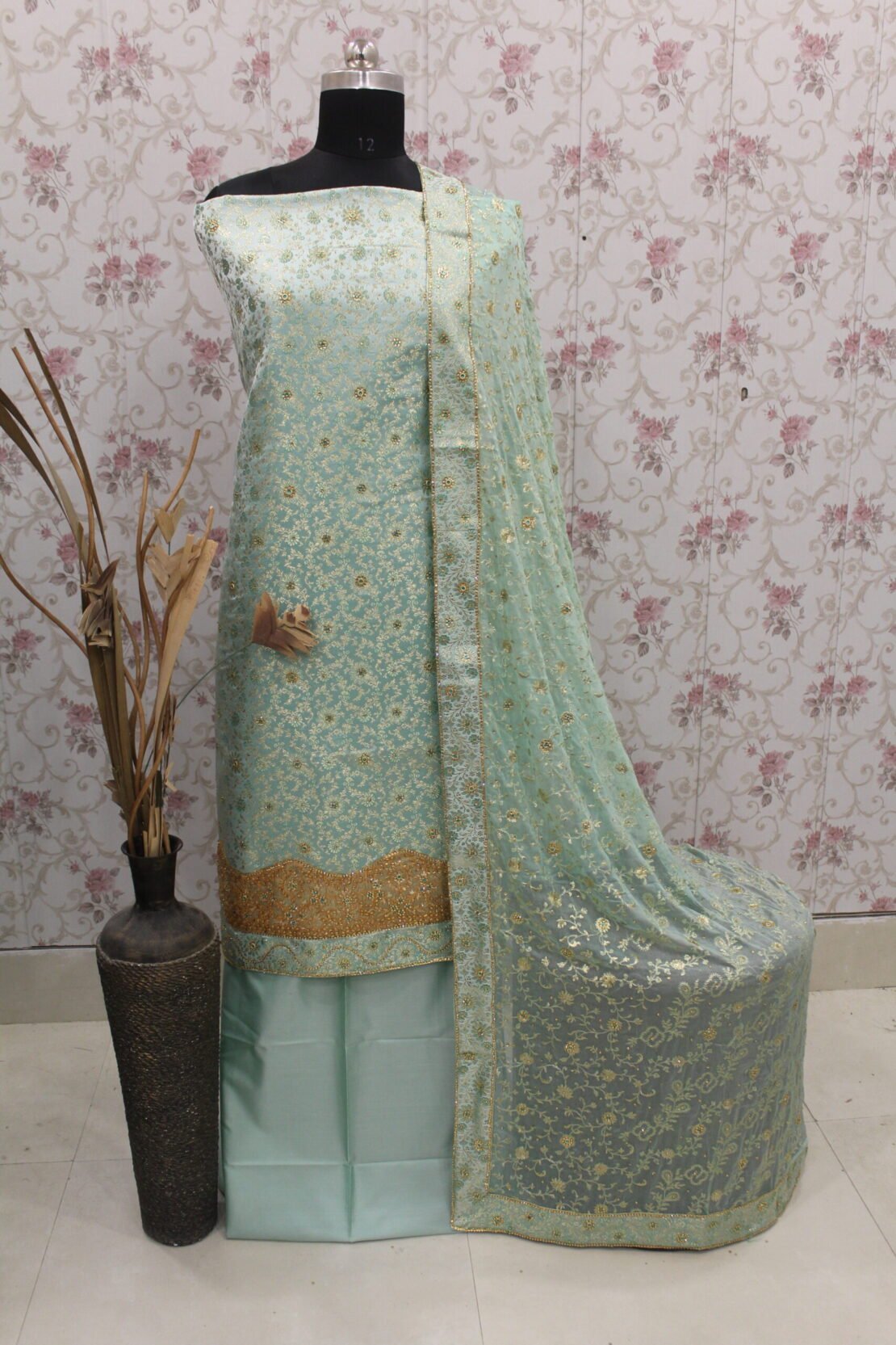 Kamkhuwab Shalwaar Suits