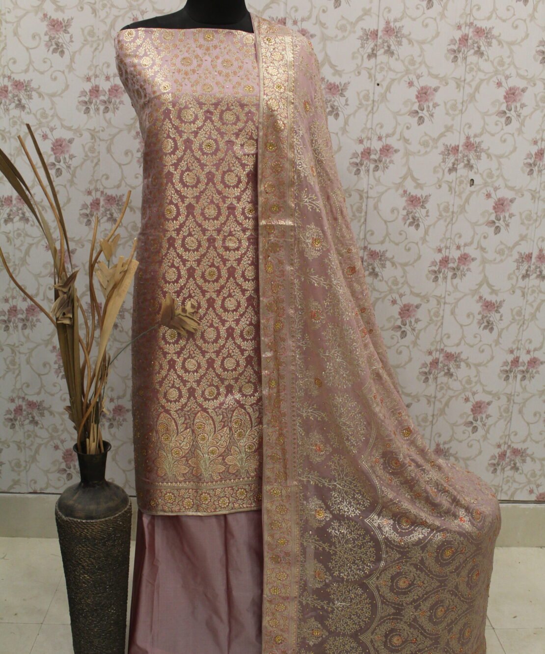 Kamkhuwab Shalwaar Suits