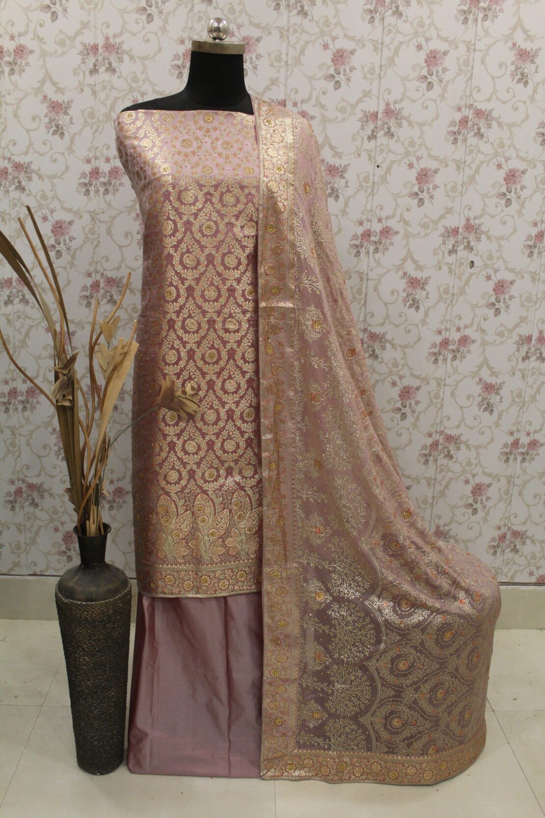 Kamkhuwab Shalwaar Suits