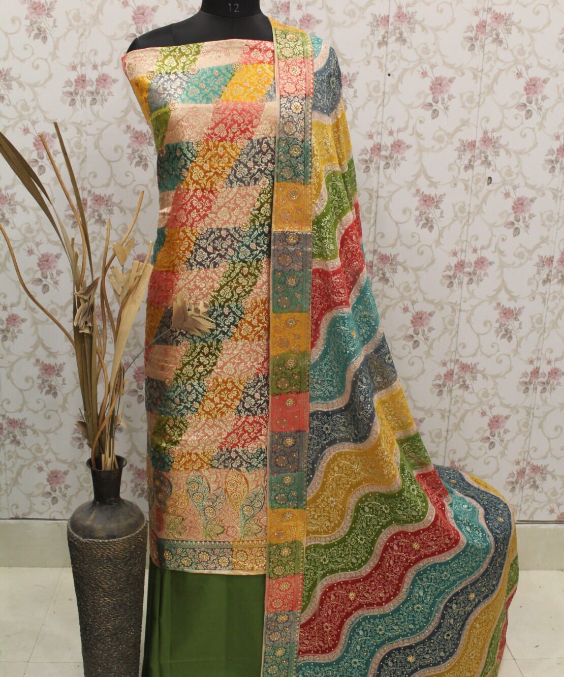 Kamkhuwab Shalwaar Suits