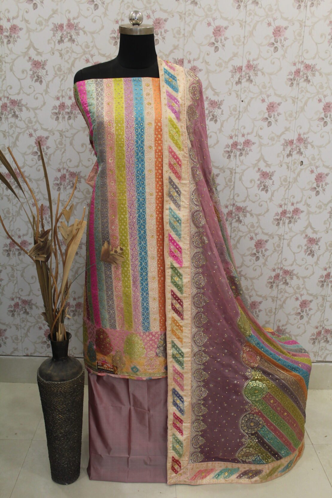 Kamkhuwab Shalwaar Suits
