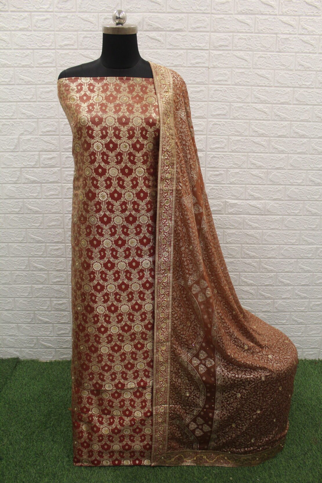 Kamkhuwab Gharara