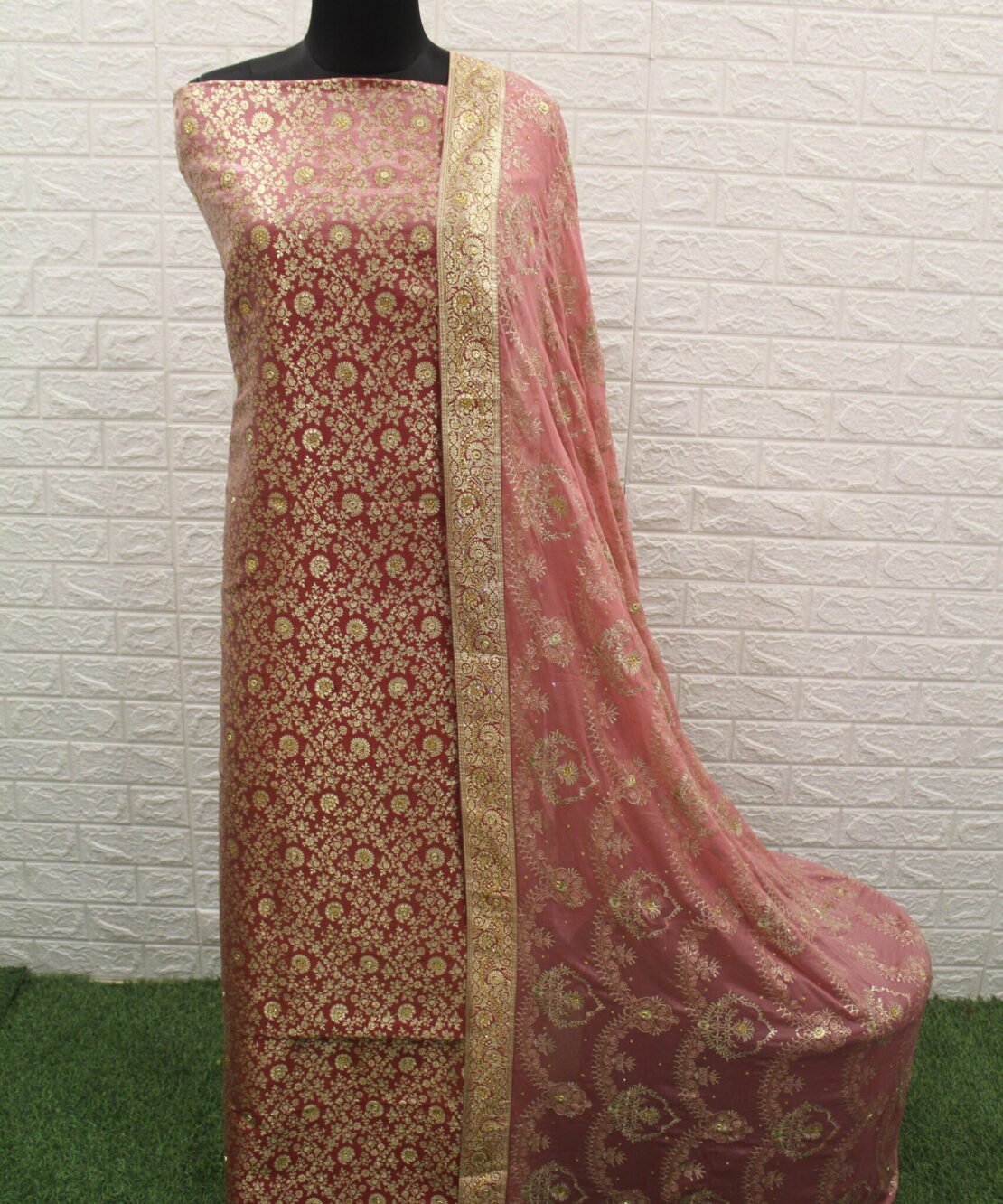 Kamkhuwab Gharara