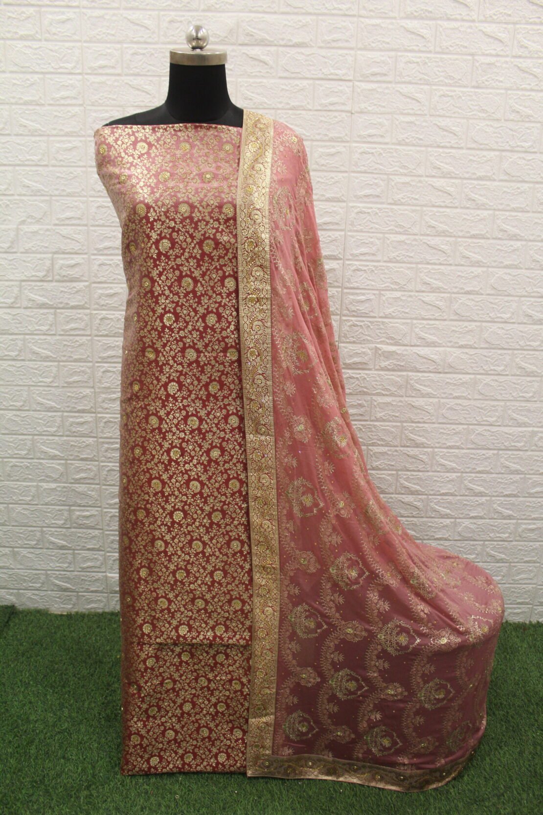 Kamkhuwab Gharara