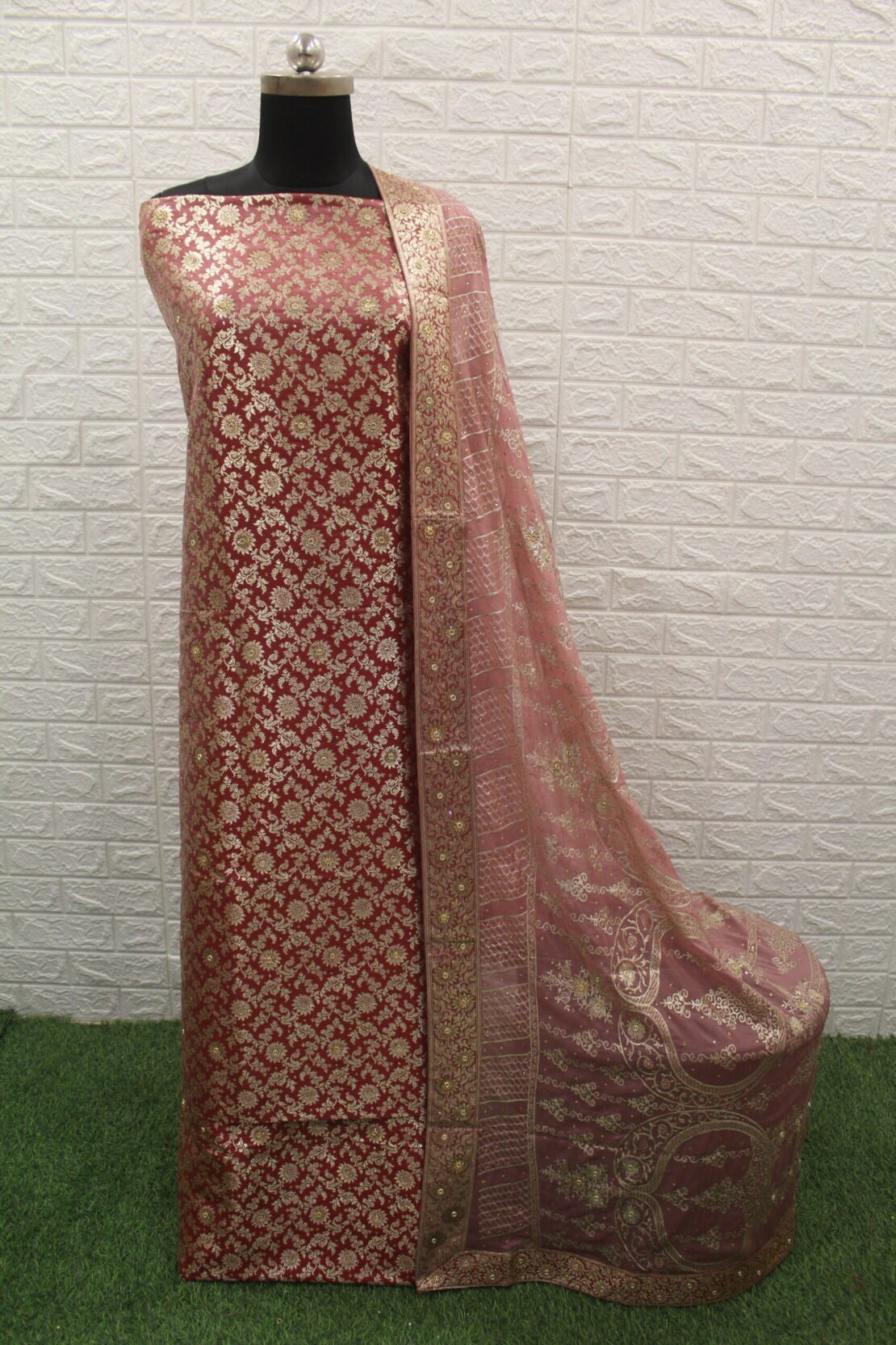 Kamkhuwab Gharara