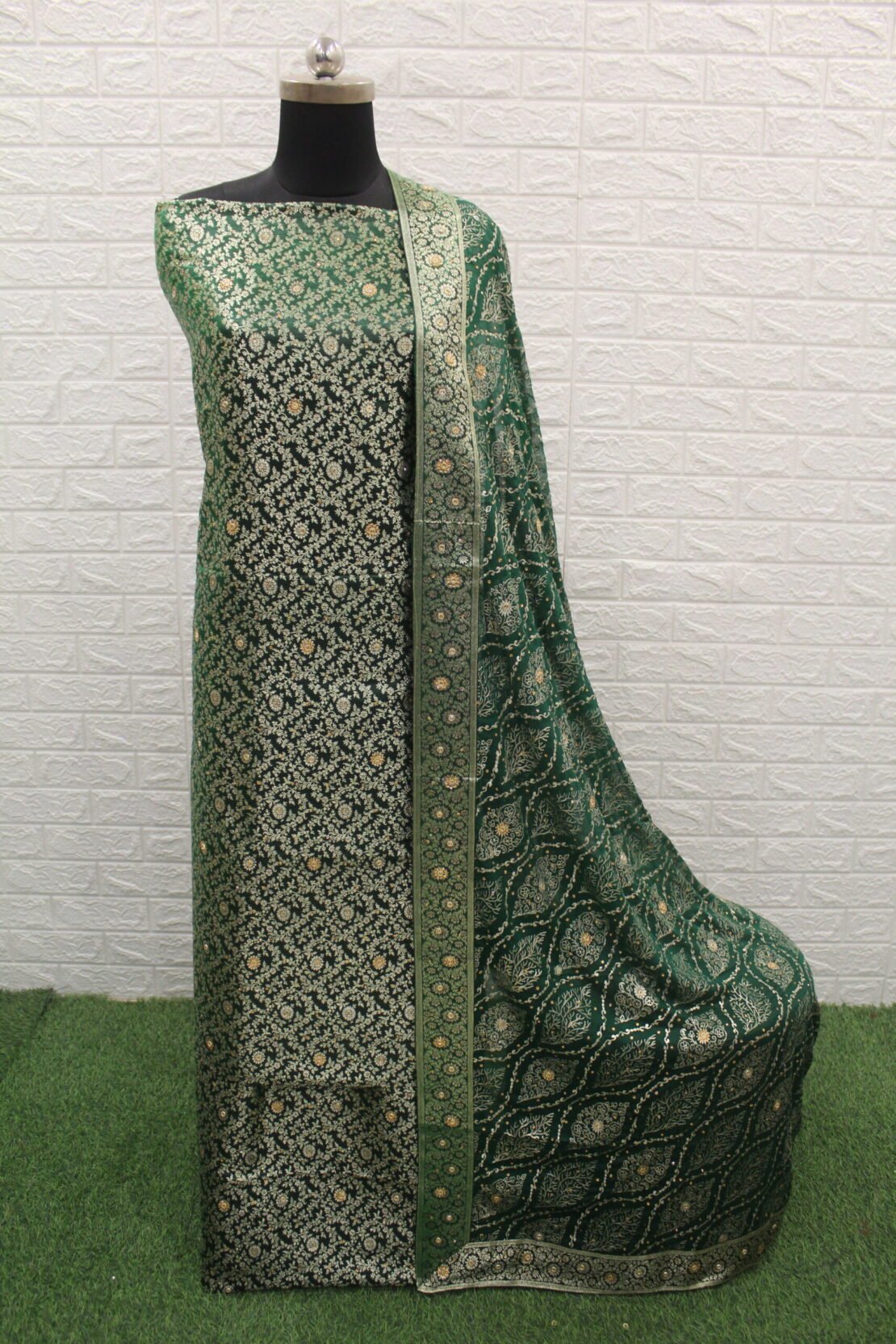 Kamkhuwab Gharara