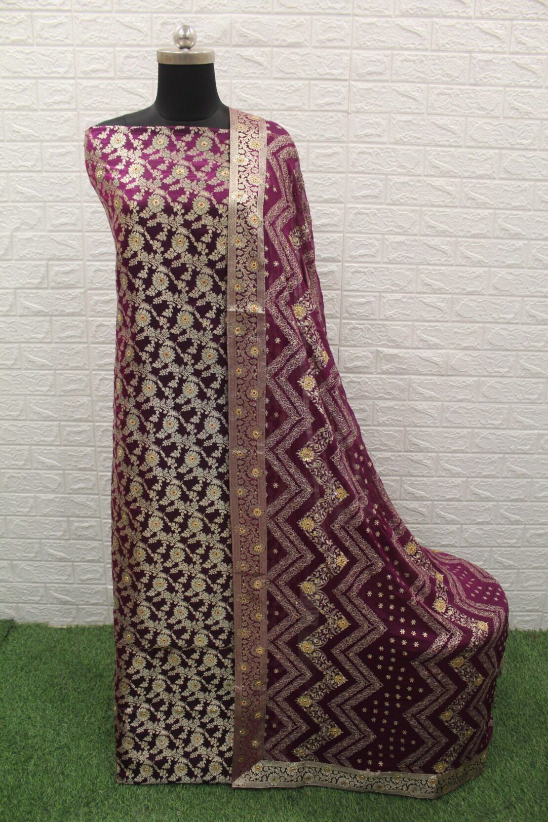 Kamkhuwab Gharara
